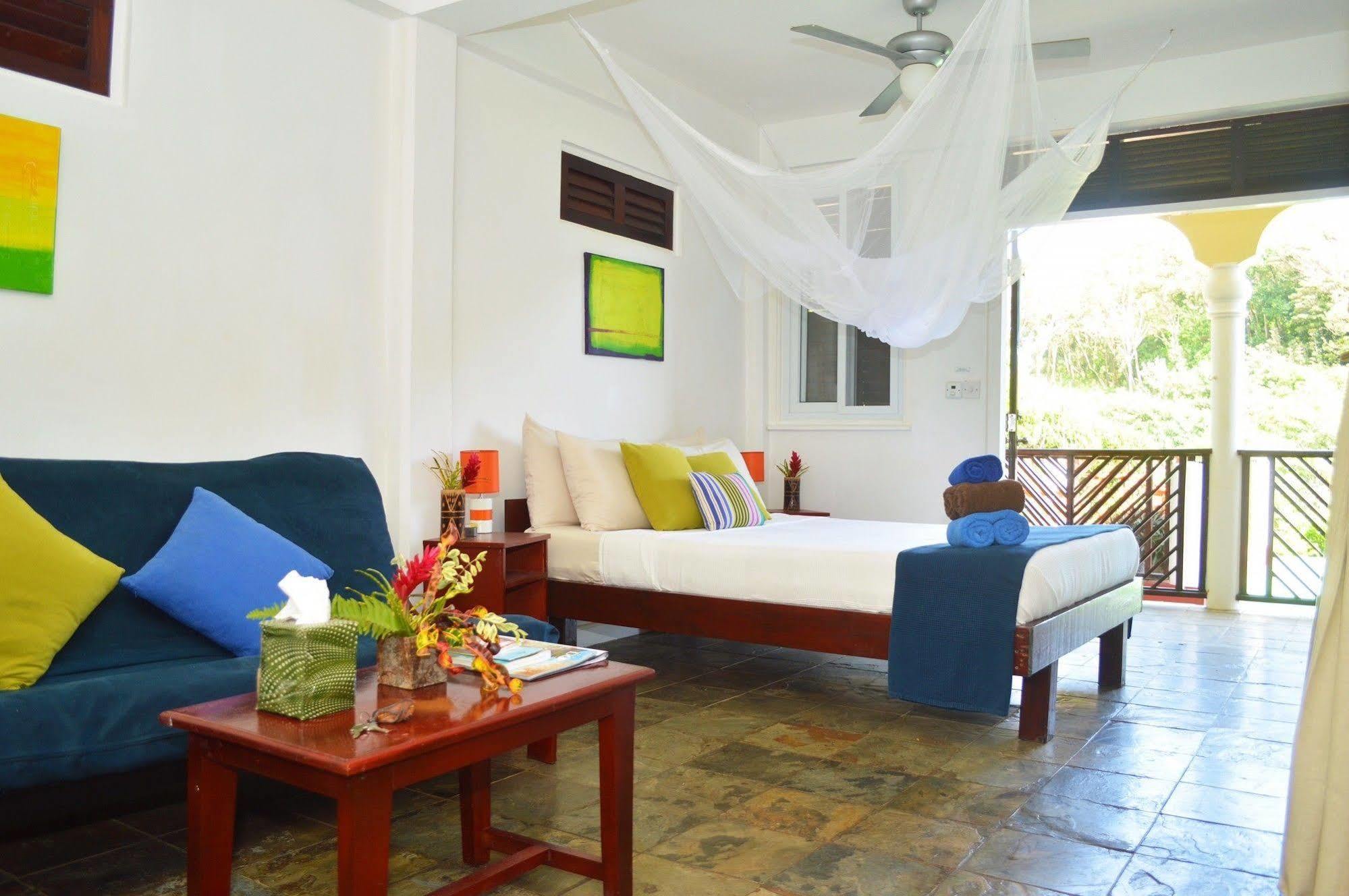 Calibishie Cove Hotel Екстериор снимка